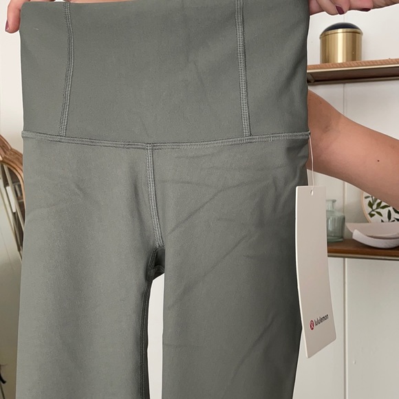 NWT Lululemon Leggings - Picture 3 of 9